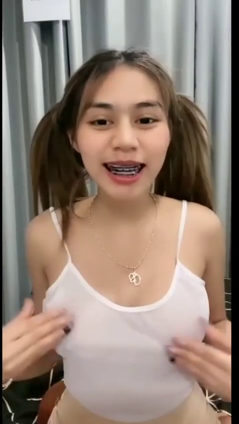 คลิปไลฟ์สาวตัวเล็กหุ่นดีเต้นโชว์เอวพริ้วๆ